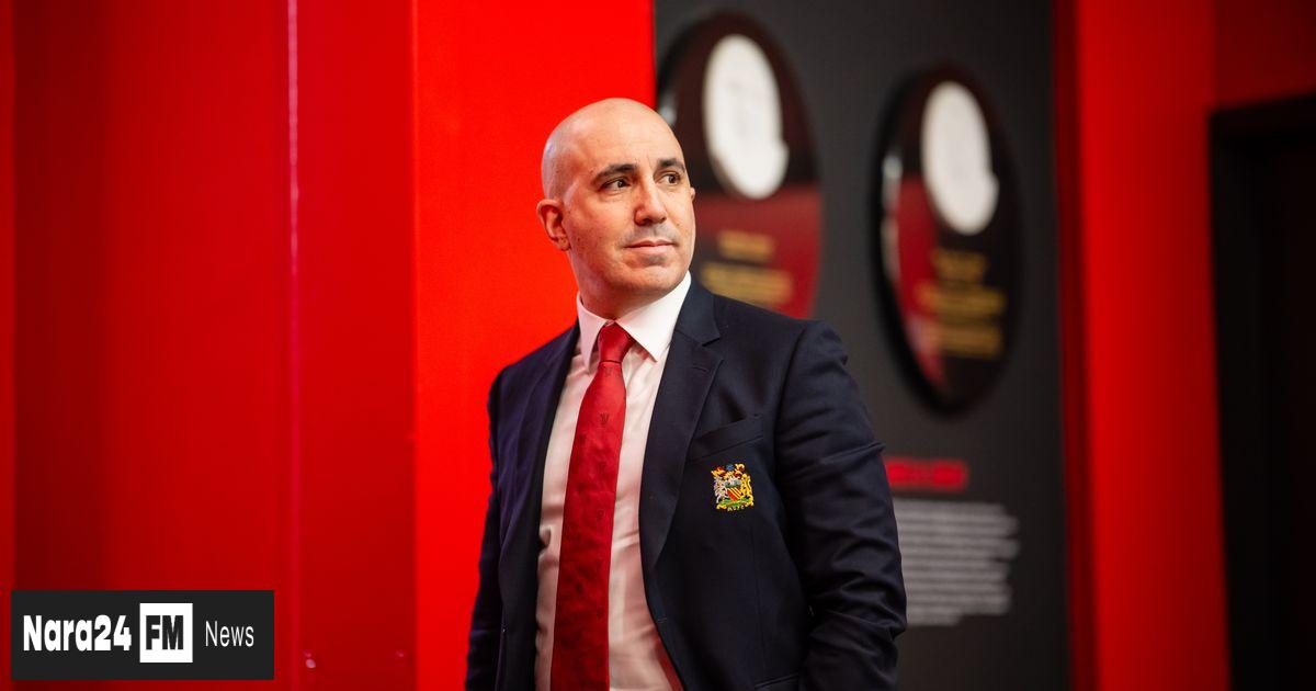 Manchester United Aligns with Berrada's Vision in Summer Transfer Strategy