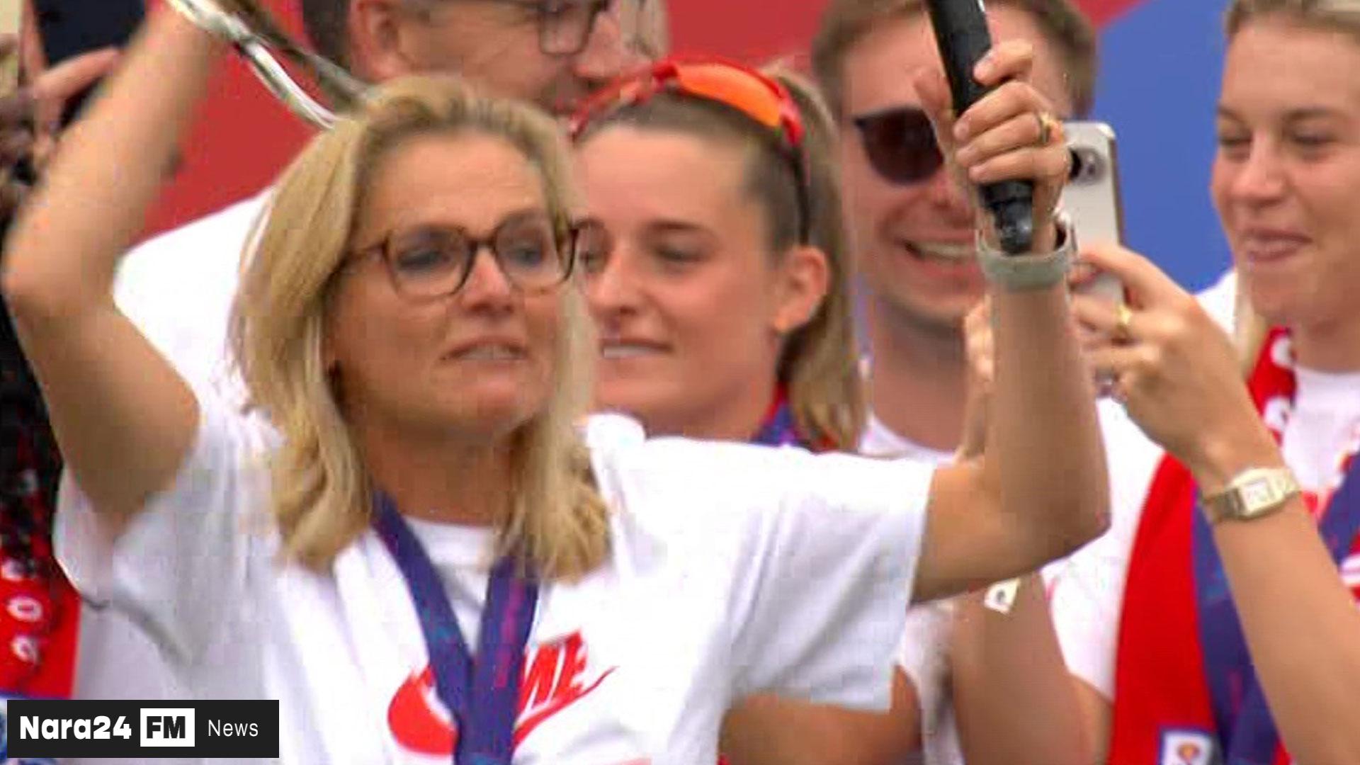 Sarina Wiegman Overwhelmed as Burna Boy Surprises Lionesses at Buckingham Palace Ceremony