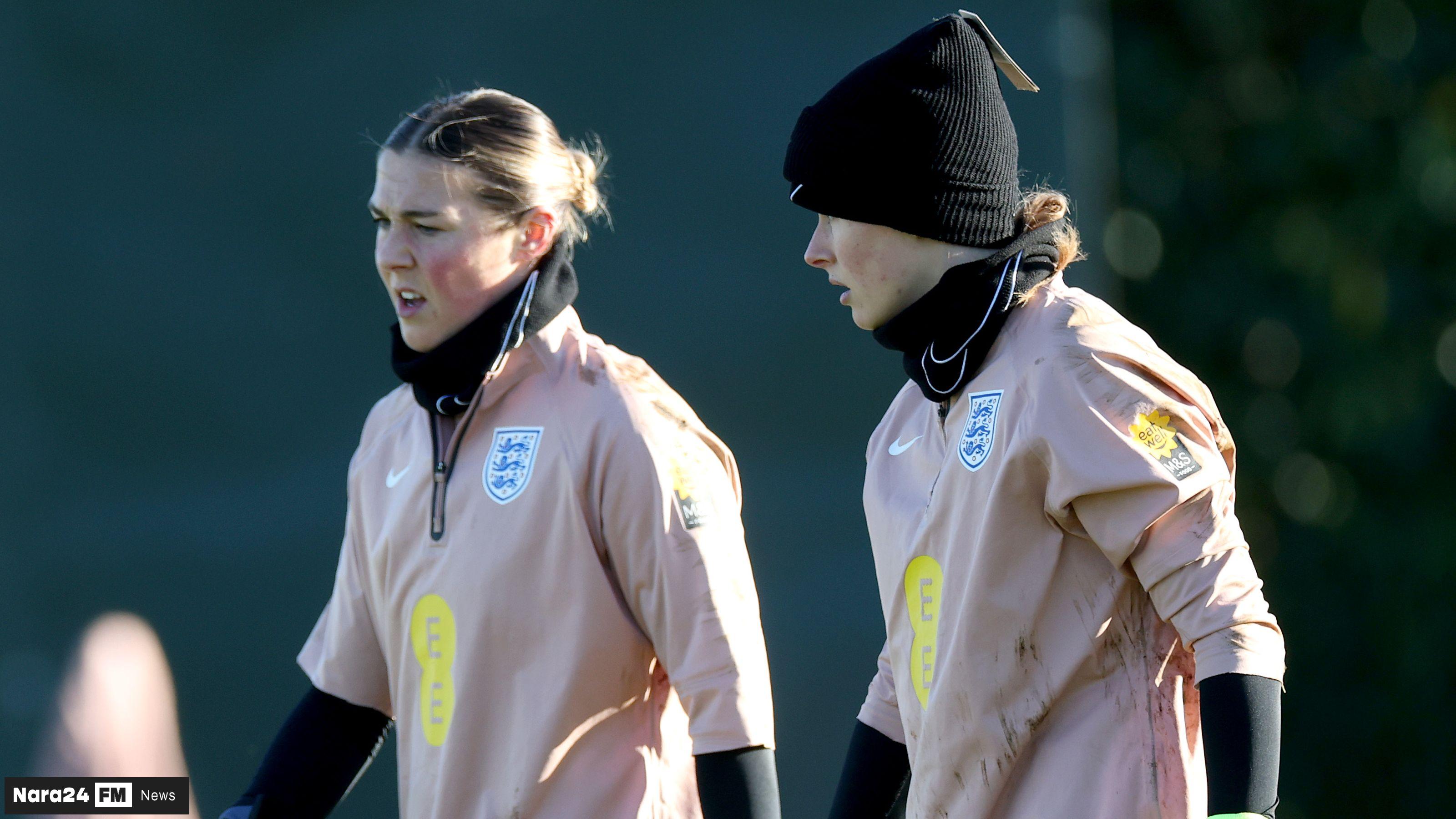 Lionesses' Chloe Kelly Voices Support for Mary Earps Amid Goalkeeper Controversy