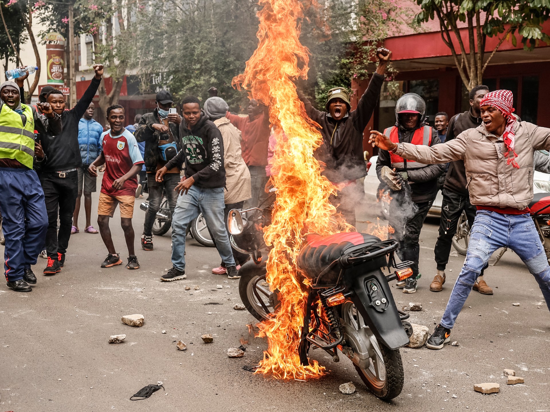 Kenyan Officer Fires Point-Blank at Civilian Amid Renewed Protest Violence