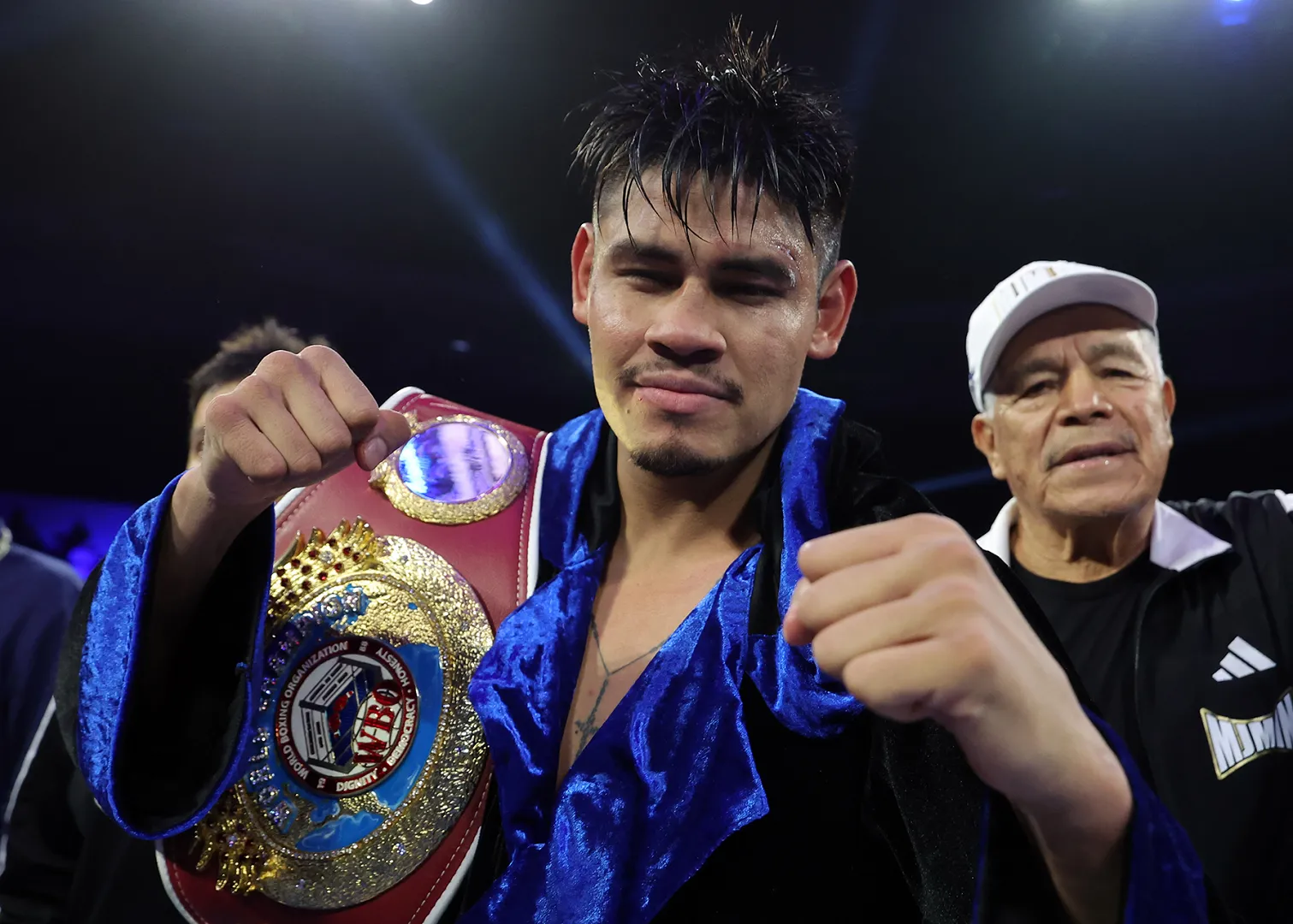 Controversial Split Decision as Navarrete Retains WBO Junior Lightweight Title