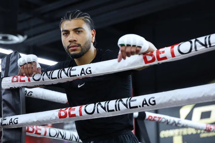 Raymond Muratalla Elevated to IBF Lightweight Champion Following Lomachenko’s Retirement