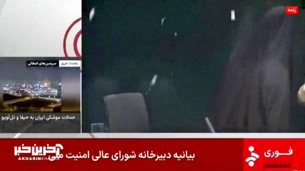 Unsettling Moments in Iranian TV Studio as Live Broadcast Disrupted by Debris Amid Strikes