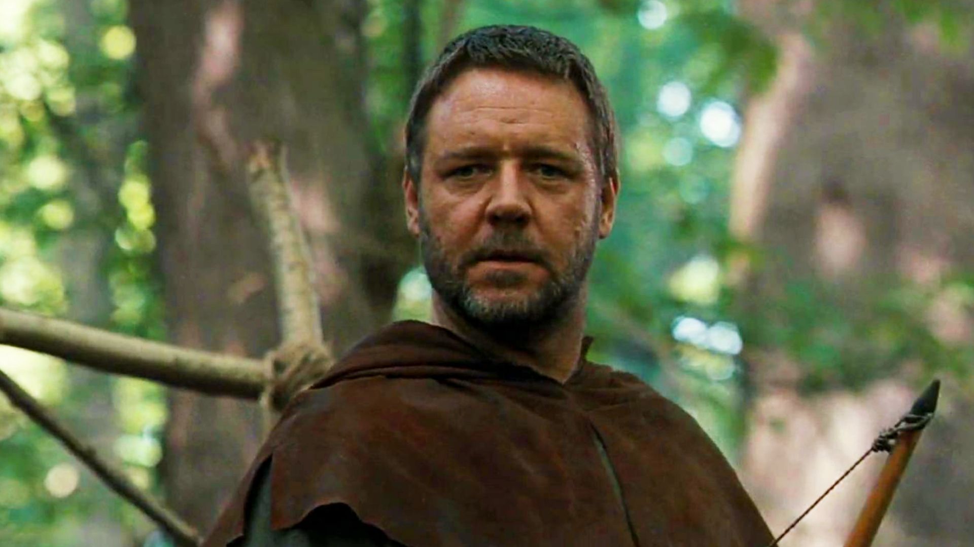 “never-took-a-day-off”:-russell-crowe-recalls-breaking-both-legs-in-2010-ridley-scott-action-movie