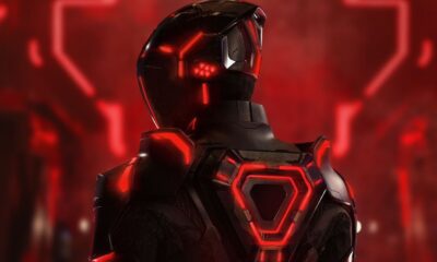 first-tron-3-image-reveals-full-look-at-jared-leto’s-mystery-character-decked-out-in-red-light-suit