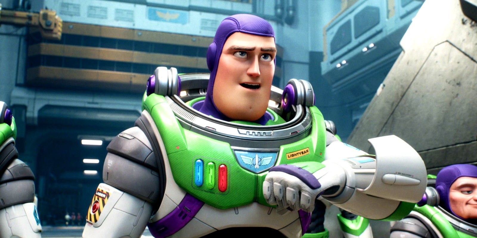 life-size-buzz-lightyear-suit-brings-pixar-hero-to-life-in-epic-toy-story-cosplay-video