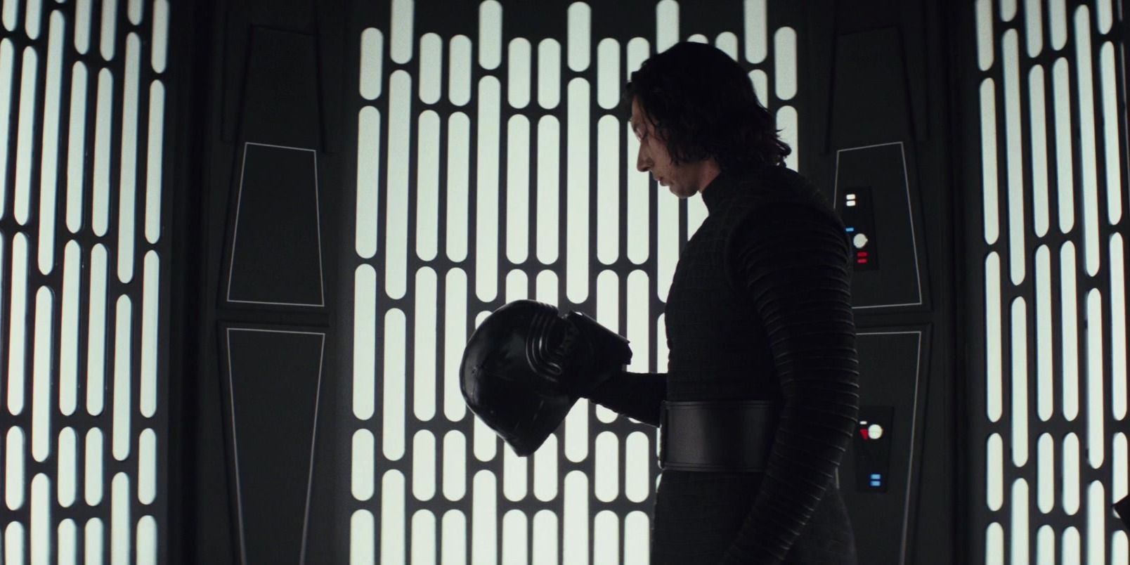 gender-swapped-kylo-ren-cosplay-is-absolutely-sinister